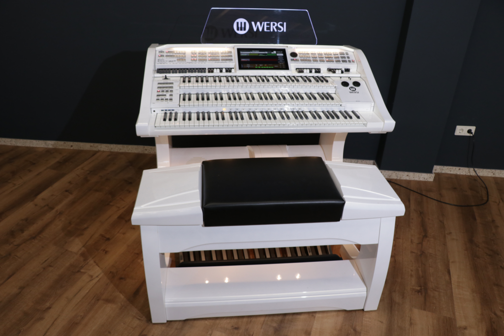 LOUVRE_OAX-1000_PW_Artnr_8000474_01